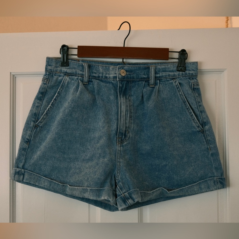 American Eagle High Rise Mom Shorts